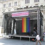 foto:  Bühne der CSD-Veranstaltung in Graz 2009. Gleich viel Recht für gleich viel Liebe - ob das Realität wird bleibt abzuwarten ... (CSD Graz 2009)