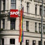 Regenbogenfahne SPÖ Löwelstrasse